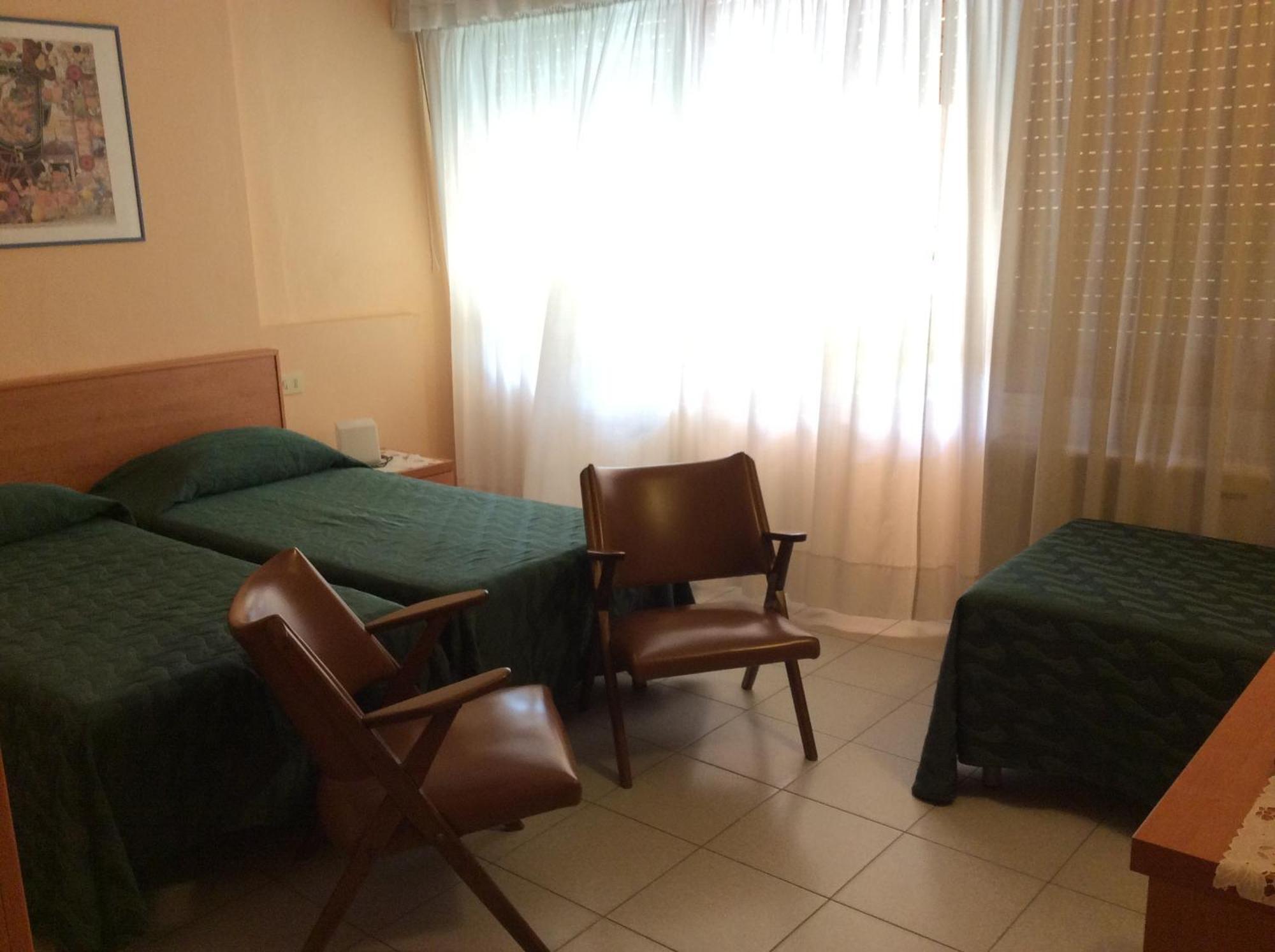 Hotel Le Ginestre 利多迪卡马约雷 外观 照片