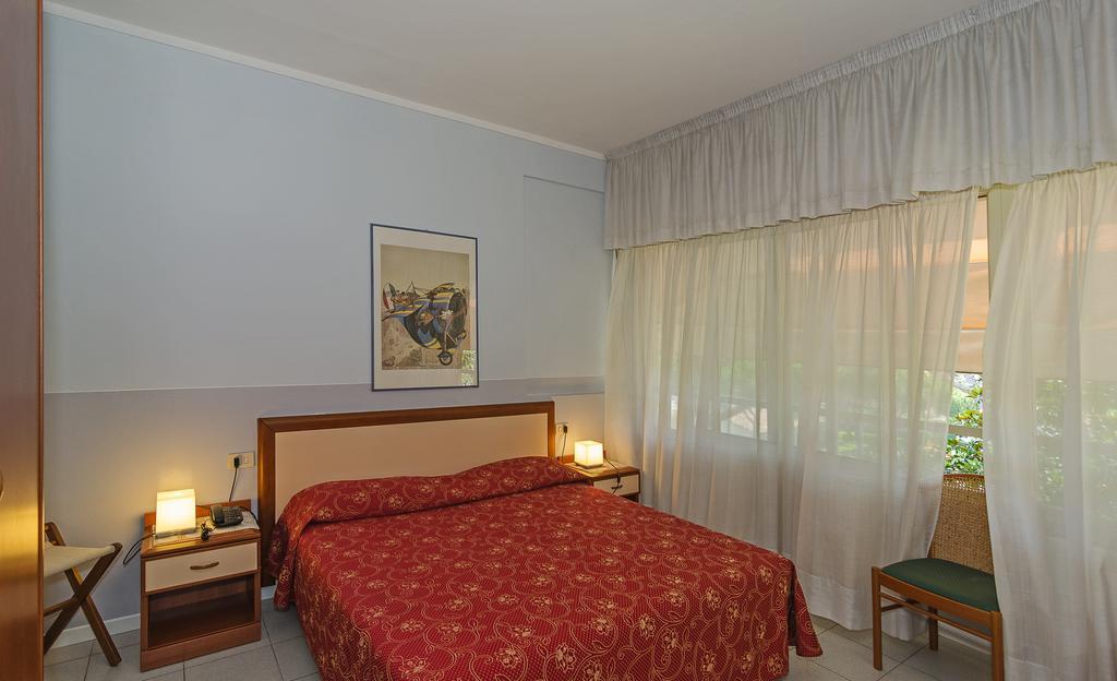 Hotel Le Ginestre 利多迪卡马约雷 外观 照片