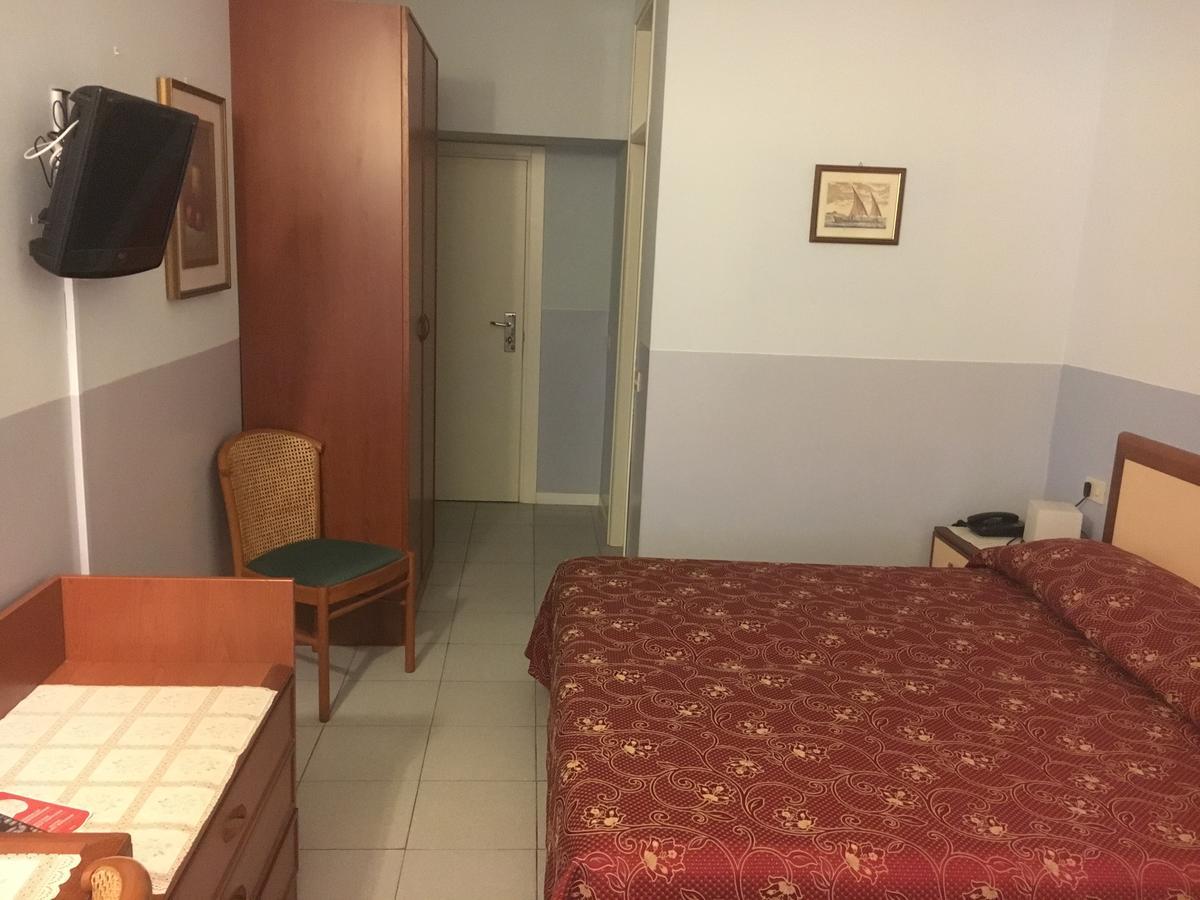 Hotel Le Ginestre 利多迪卡马约雷 外观 照片