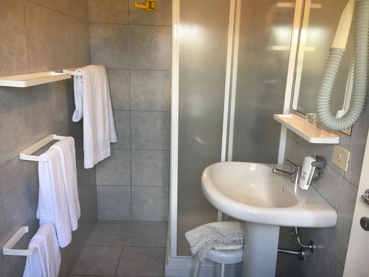 Hotel Le Ginestre 利多迪卡马约雷 外观 照片