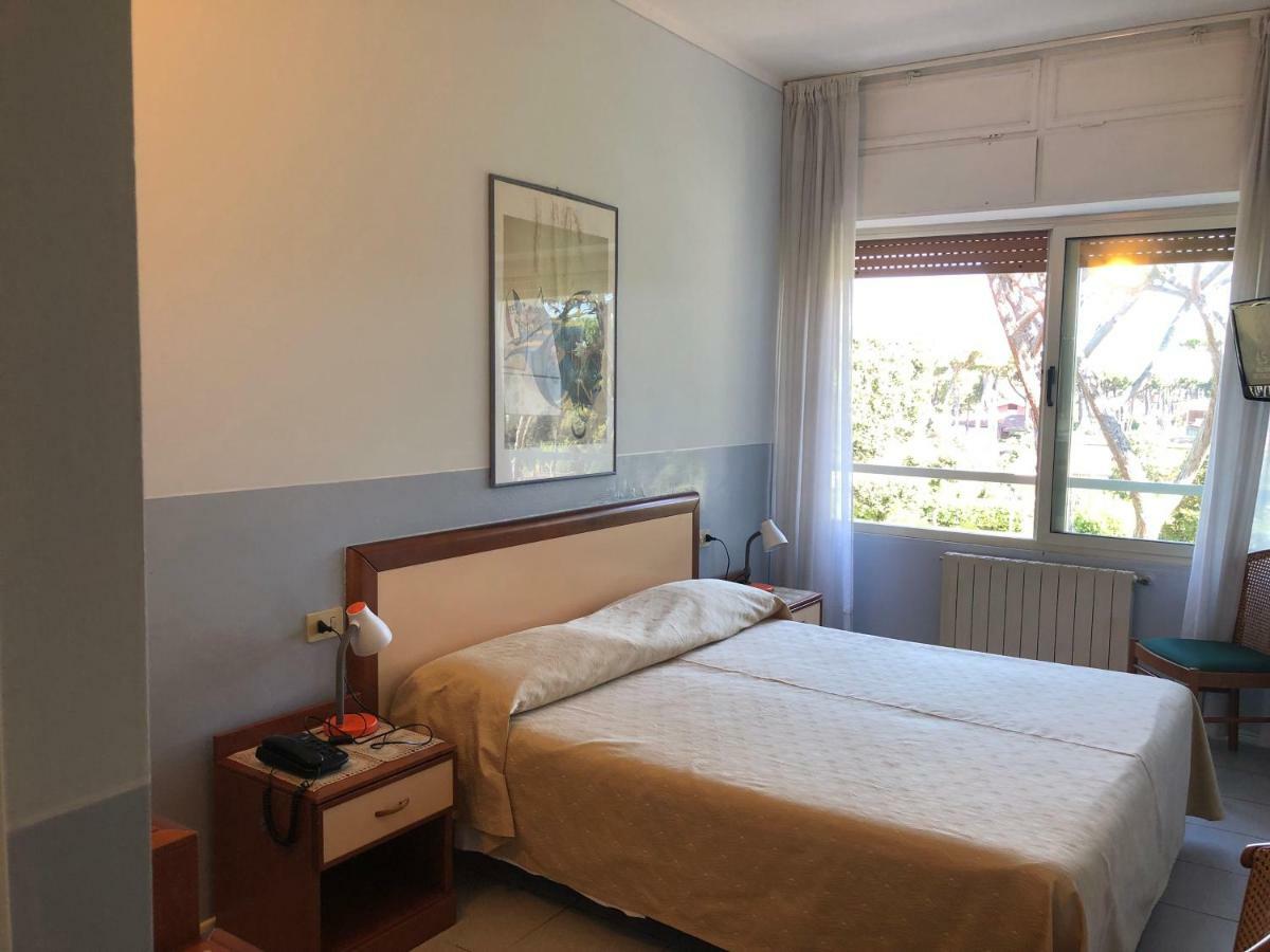 Hotel Le Ginestre 利多迪卡马约雷 外观 照片